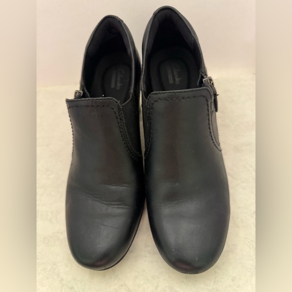 Women’s Clark’s Black Leather Ankle Boots with Block Heel/Side Zippers Size 10 - Picture 1 of 16